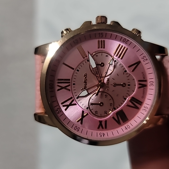 Ladies watch - Picture 2 of 2